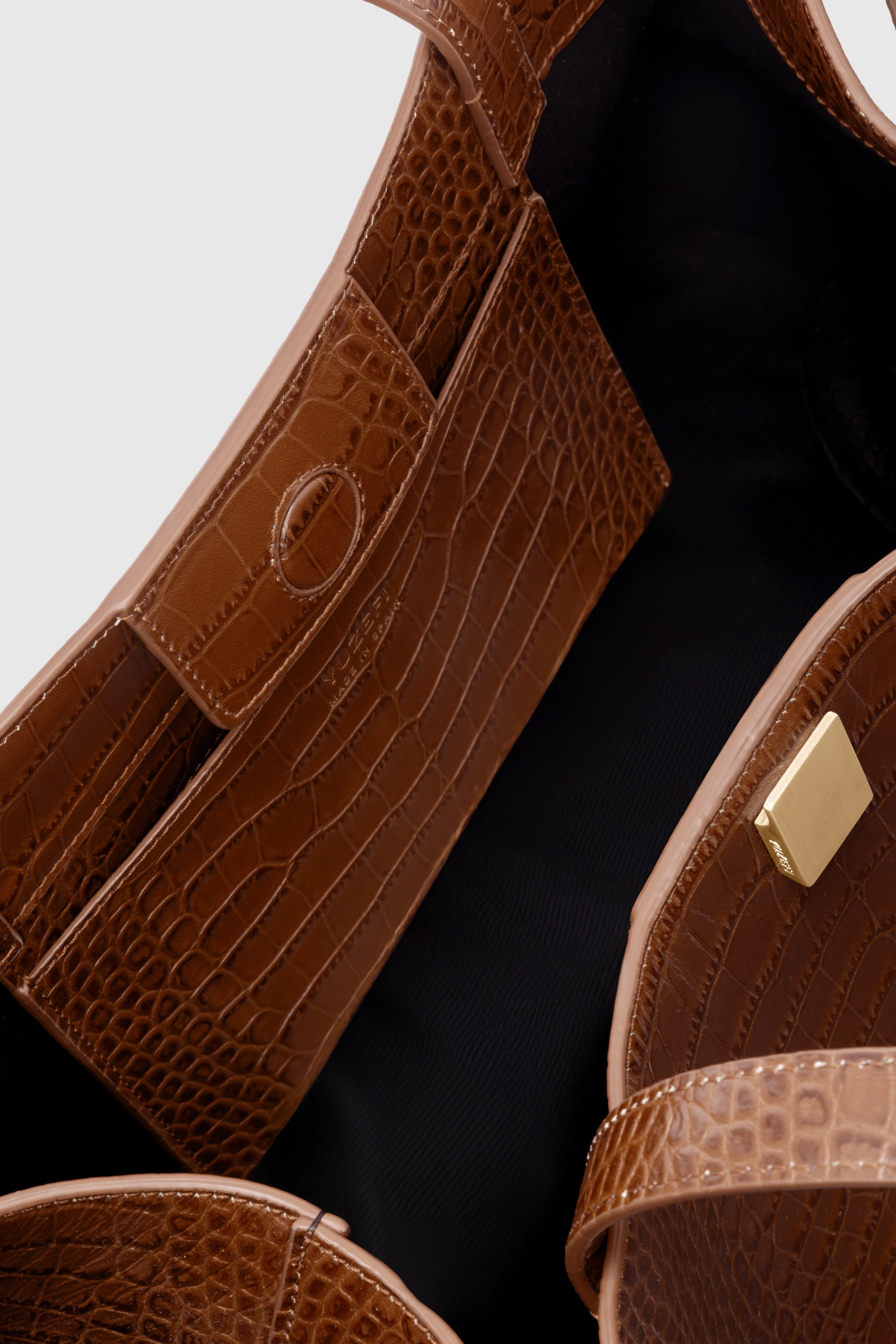 GYOZA TOTE - EMBOSSED SIERRA LEATHER - Image 4