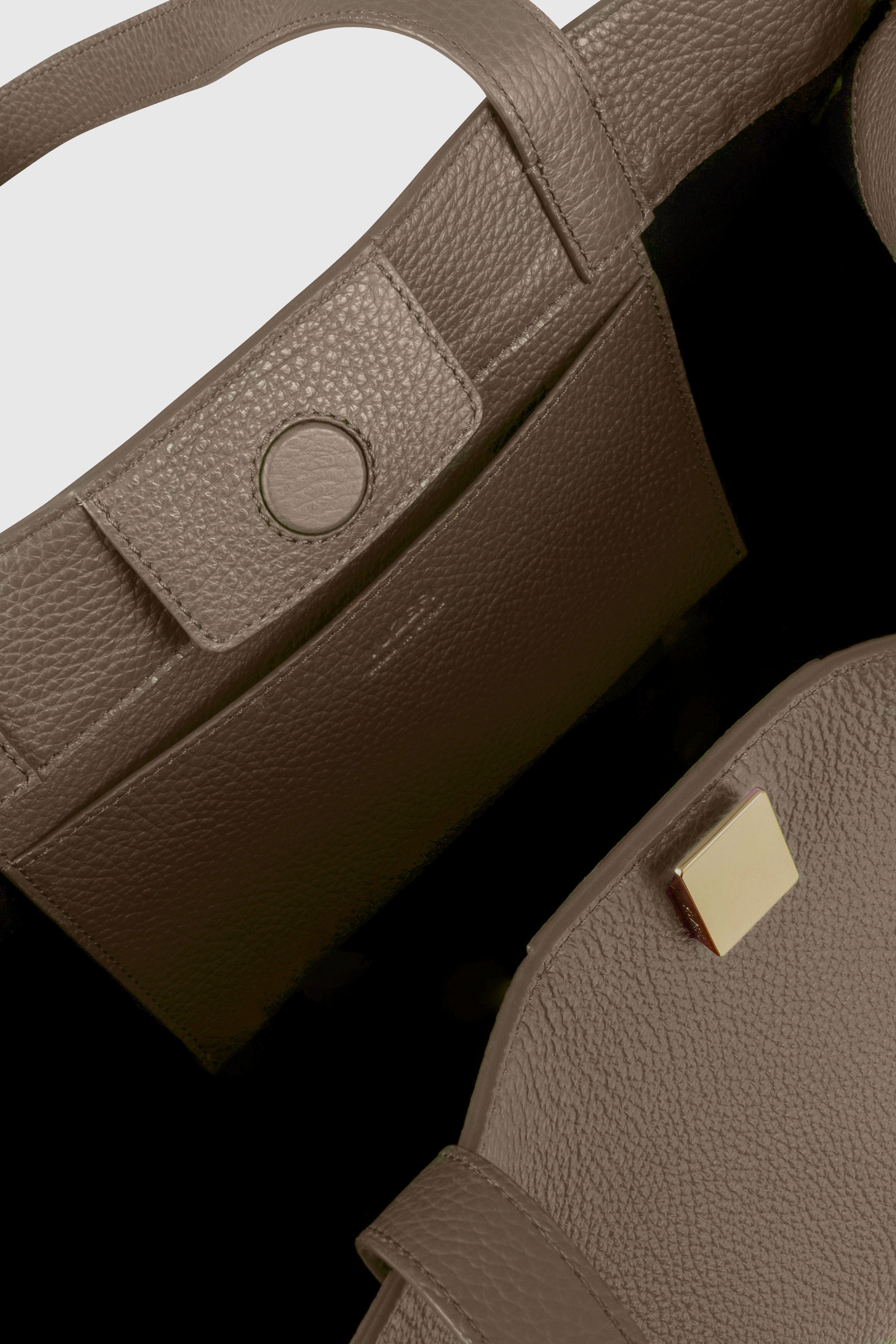 GYOZA TOTE - TAUPE PEBBLE GRAINED LEATHER - Image 4
