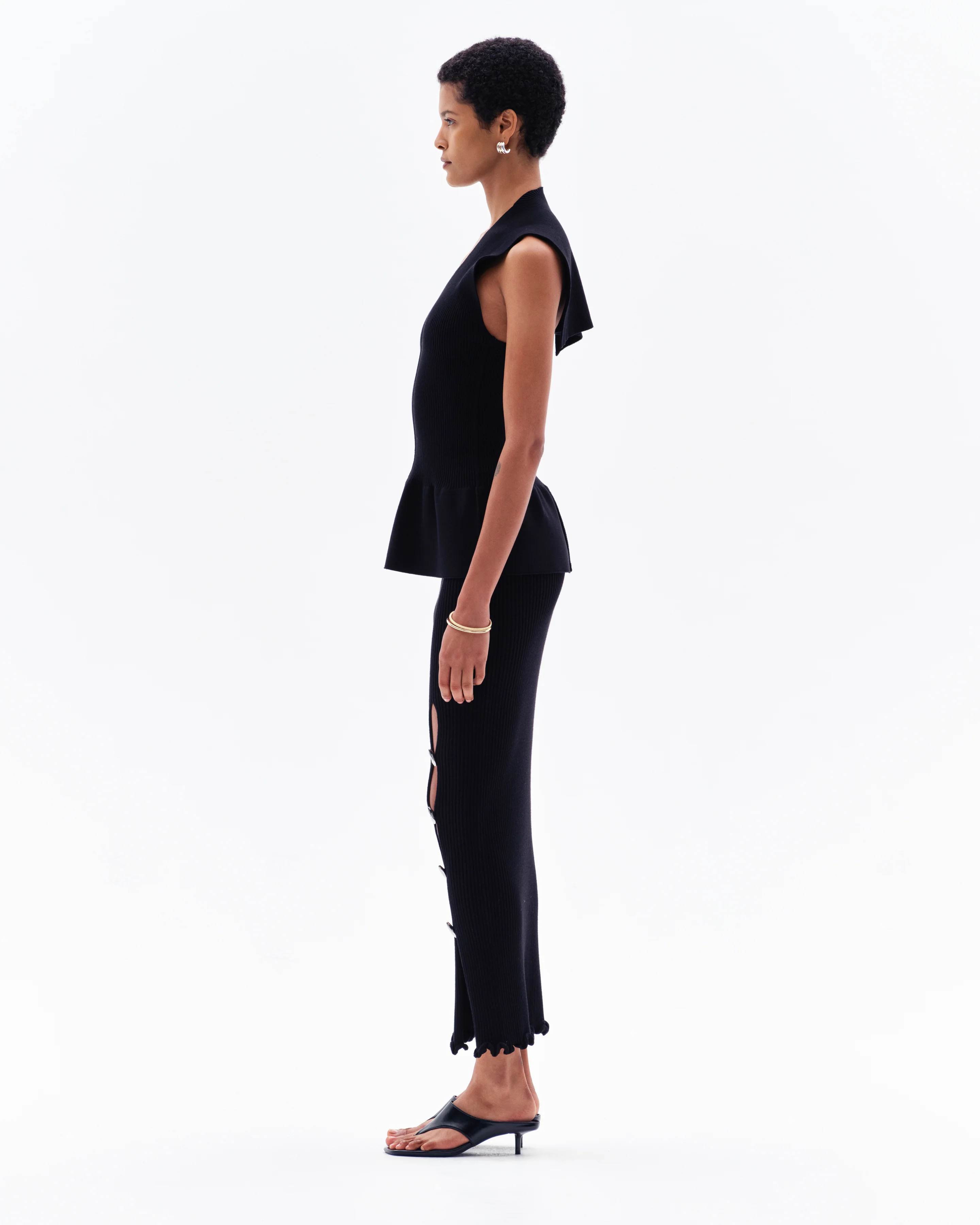 IRALYN RIB SPLIT SKIRT - BLACK - Image 3