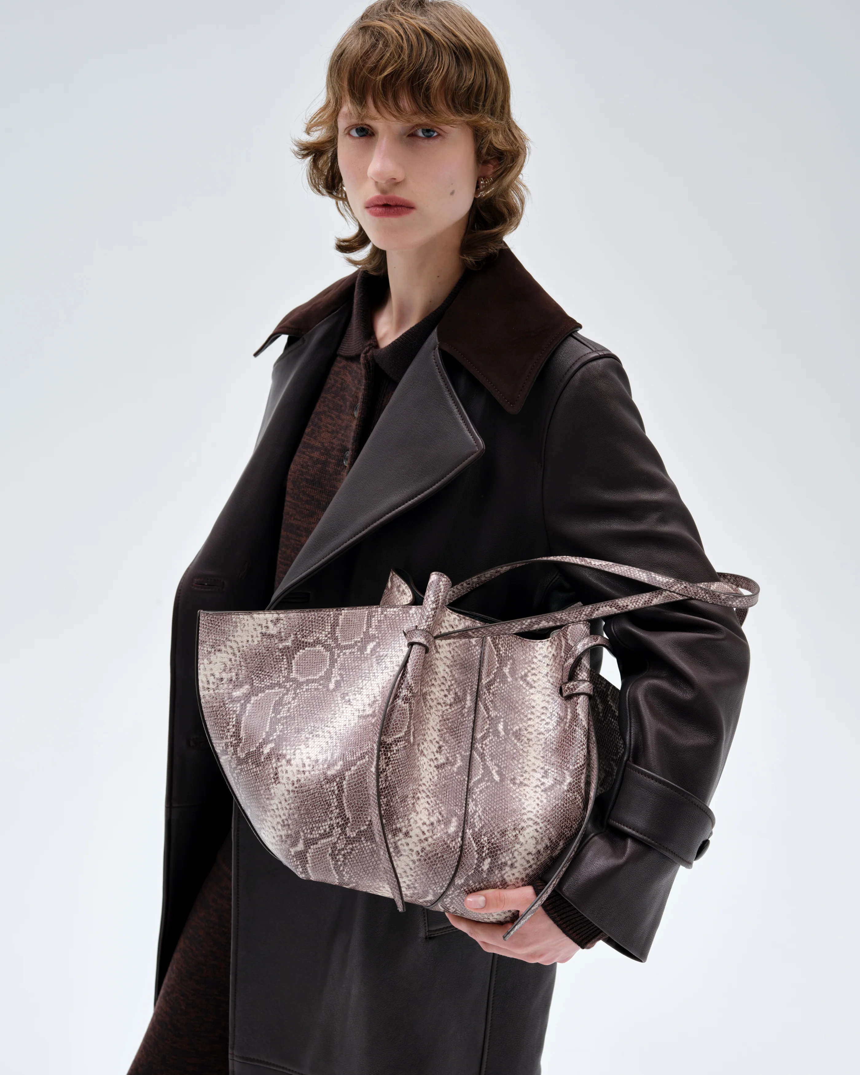 LARGE MOCHI - EMBOSSED ASH SNAKE COWHIDE LEATHER - Image 2