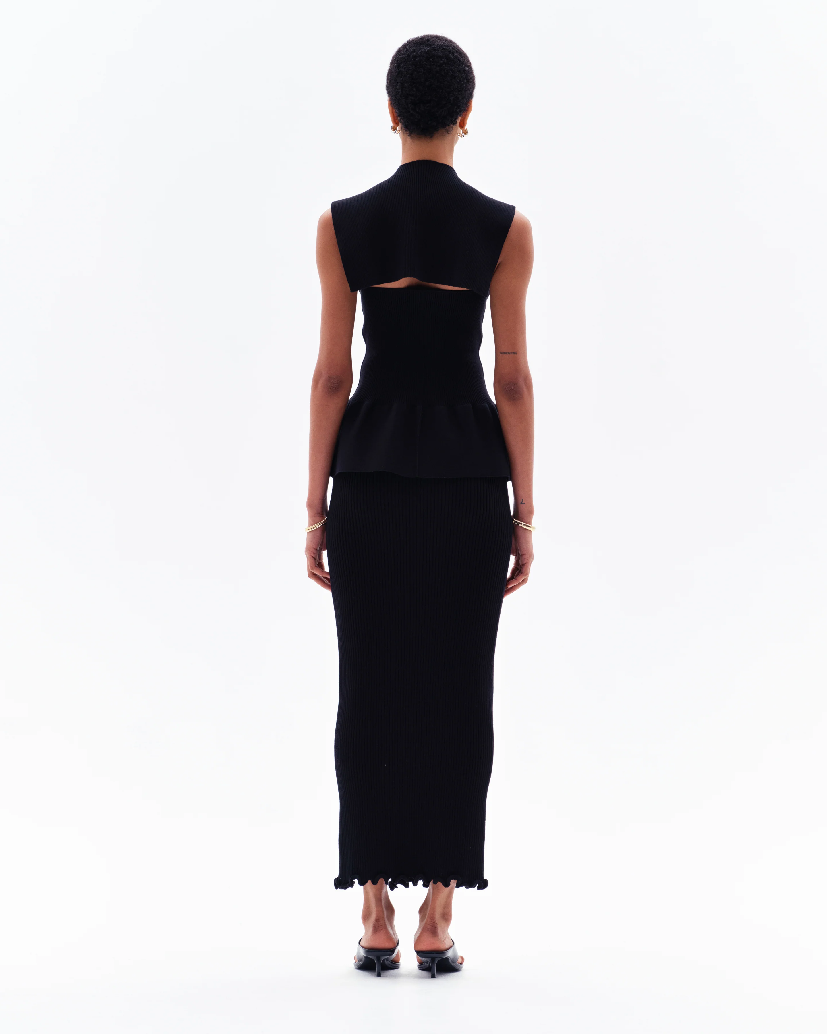 ORIN FLARED SLEEVELESS TOP - BLACK - Image 4