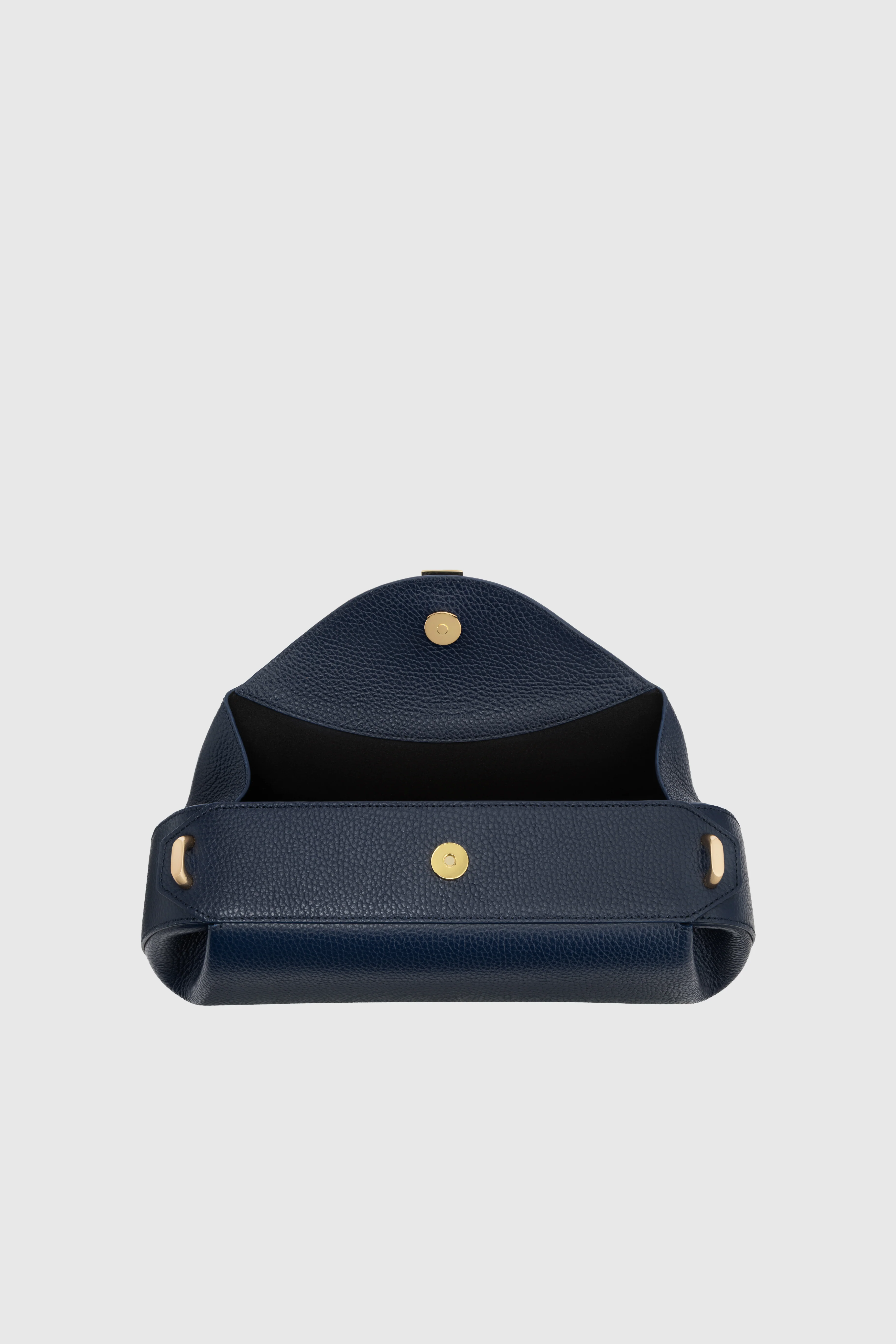 OYSTER CLUTCH - MIDNIGHT PEBBLE GRAINED LEATHER - Image 4