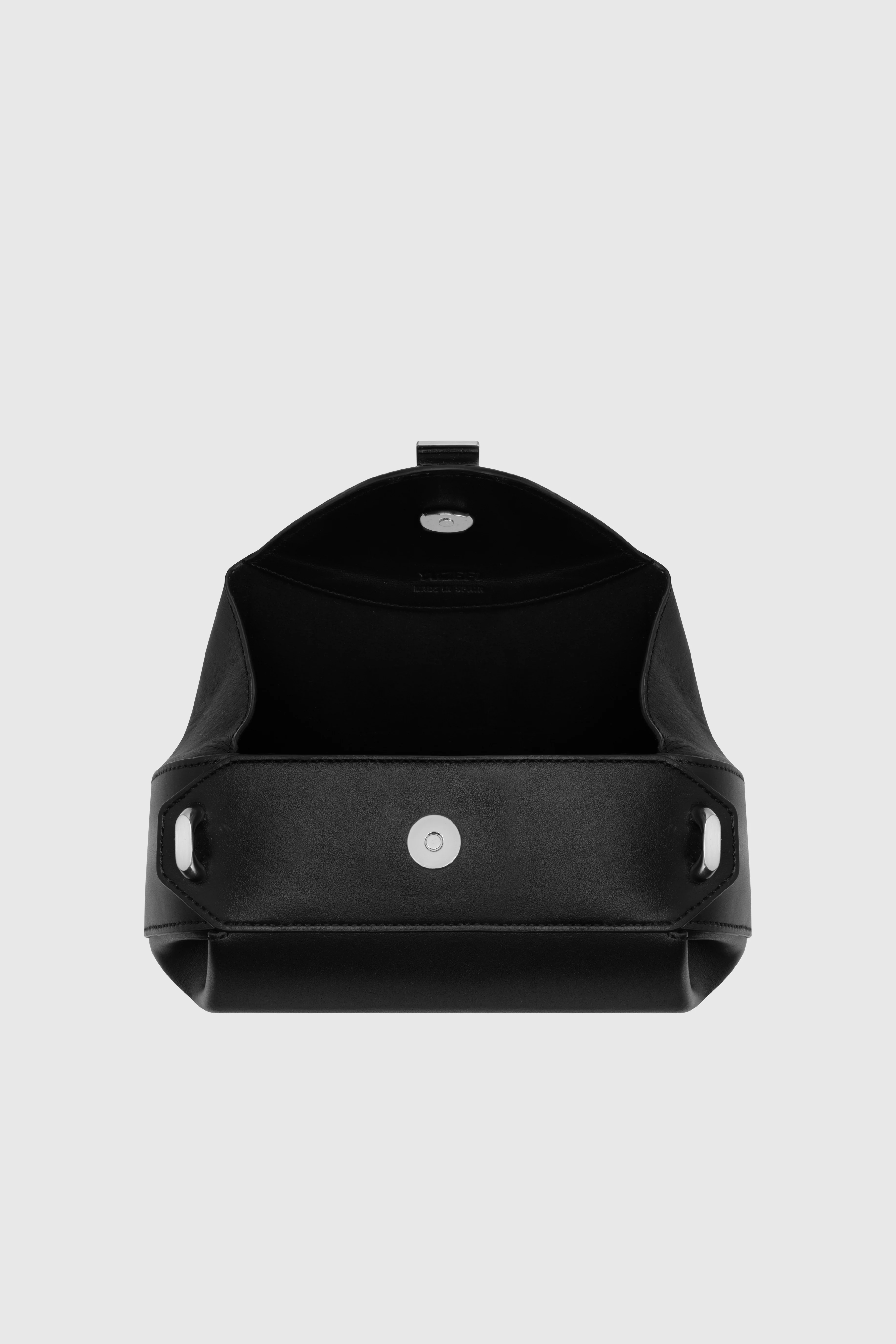 OYSTER MINI CLUTCH - BLACK SMOOTH LEATHER - Image 4