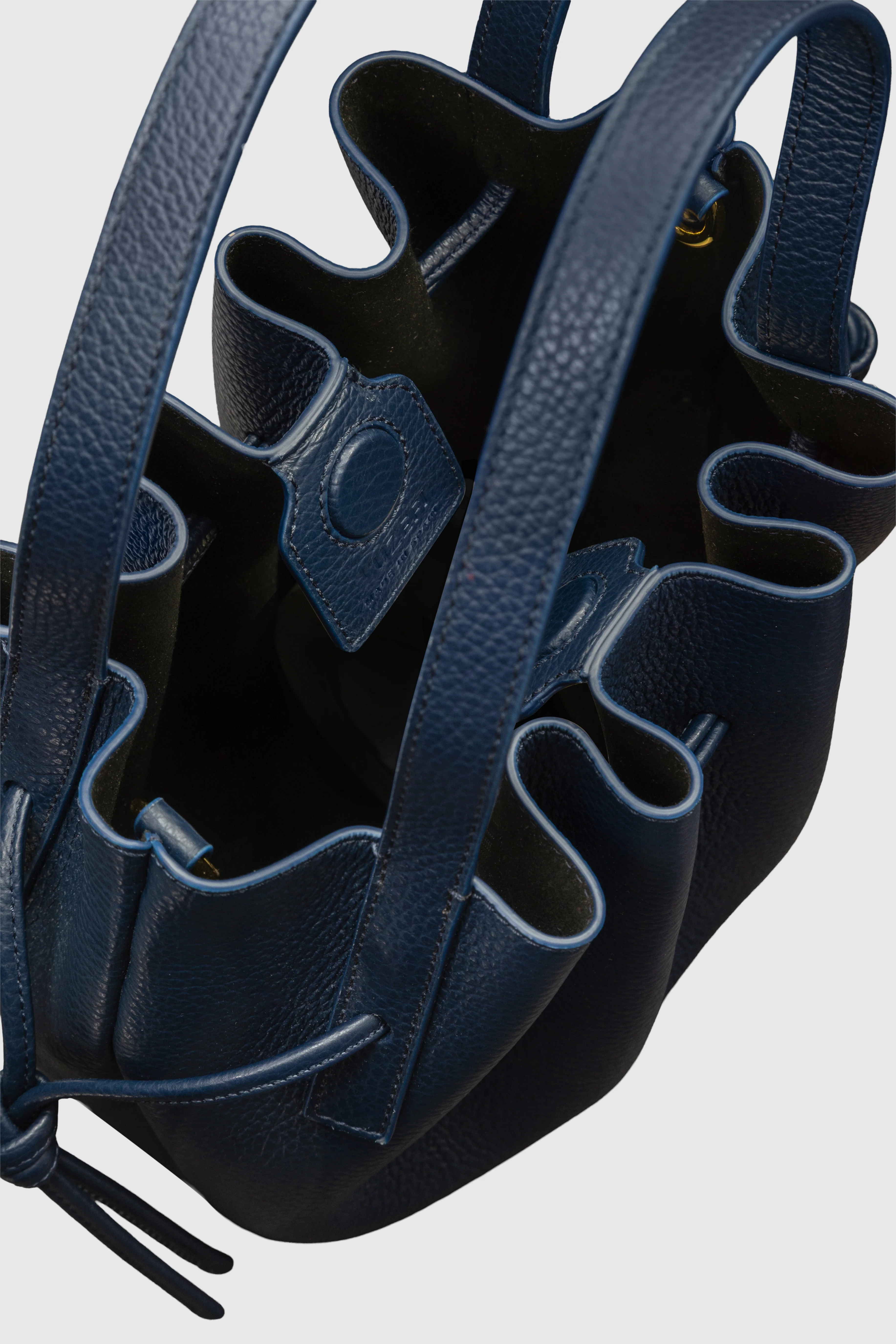 SCALLOP MINI TOTE - MIDNIGHT PEBBLE GRAINED LEATHER - Image 4