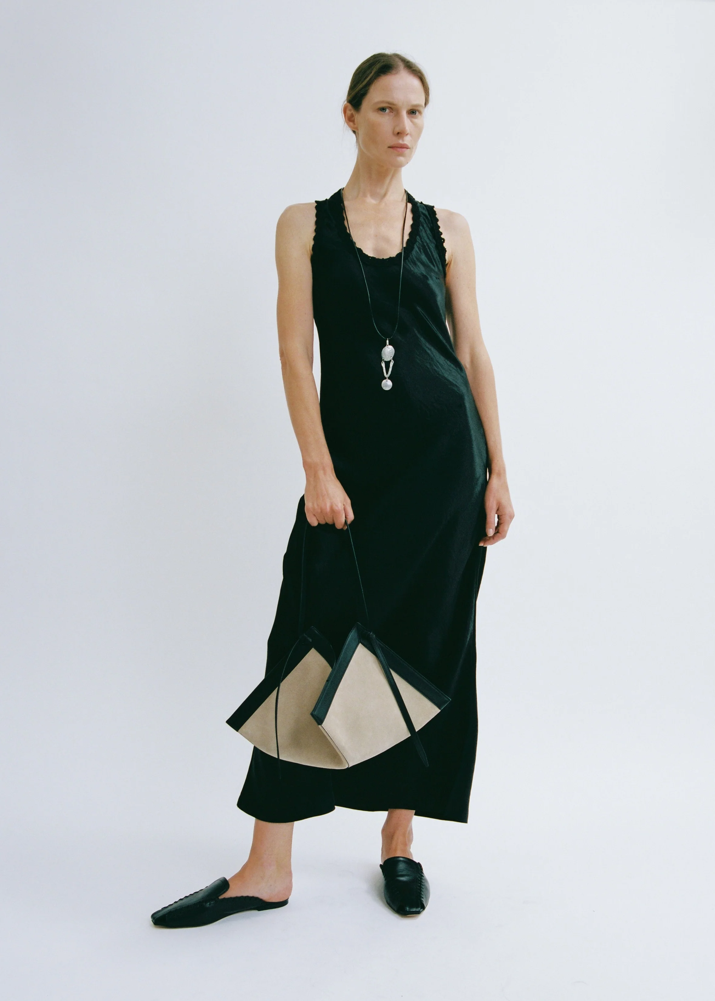 SOLYR SATEEN SCOOP NECK DRESS - BLACK - Image 2